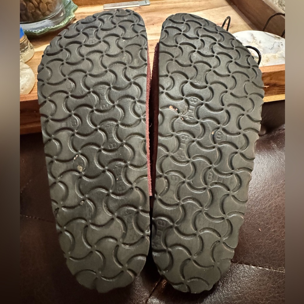 Birkenstock Arizona Burgundy
Suede Sandals size 39 - Picture 8 of 8